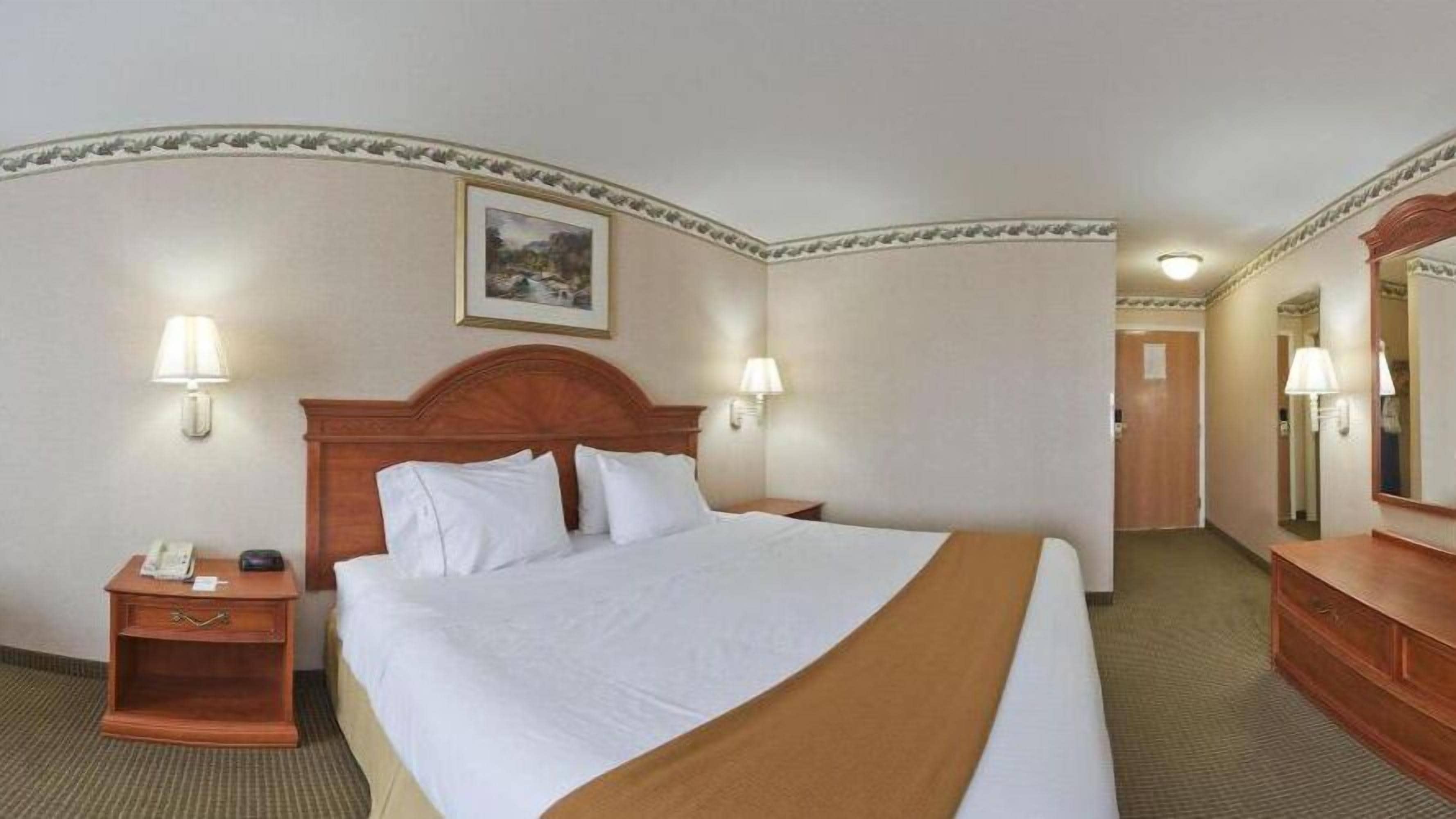 in-room safe, desk, iron/ironing board, free cots/infant beds