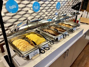 Desayuno buffet incluido todos los días 