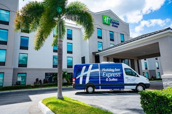 Holiday Inn Express Hotel & Suites Tampa Northwest - Oldsmar by 
