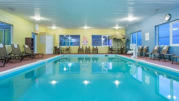 Indoor pool, sun loungers