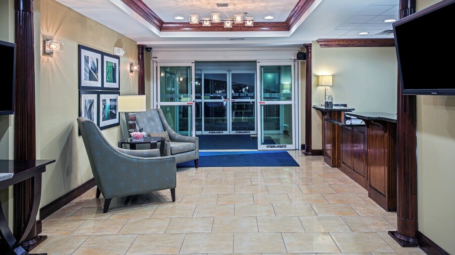 Holiday Inn Express & Suites Richmond by IHG