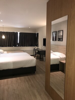 Family Room, 2 Single Beds, Non Smoking
