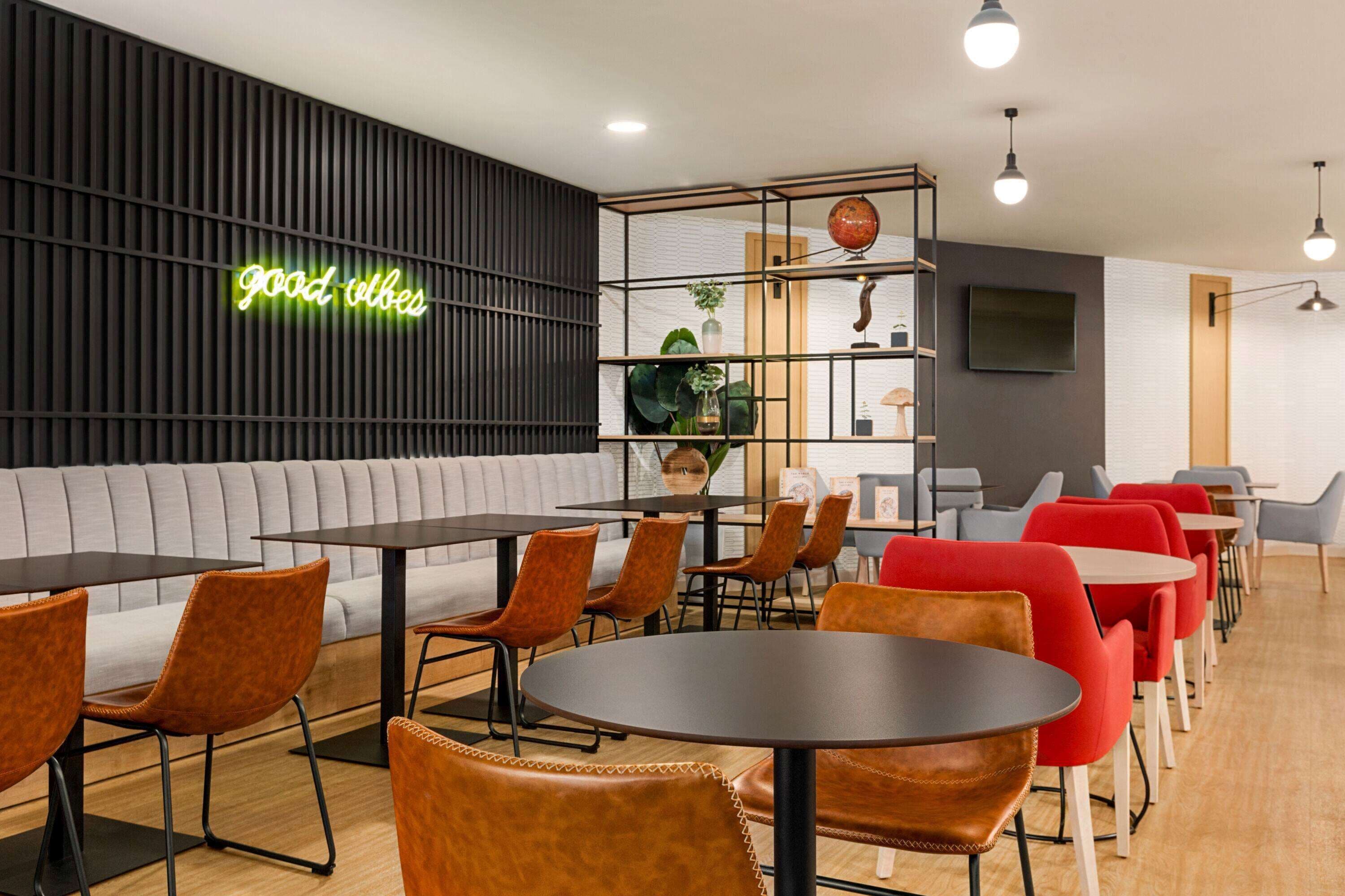 daily continental breakfast (eur 10 per person)