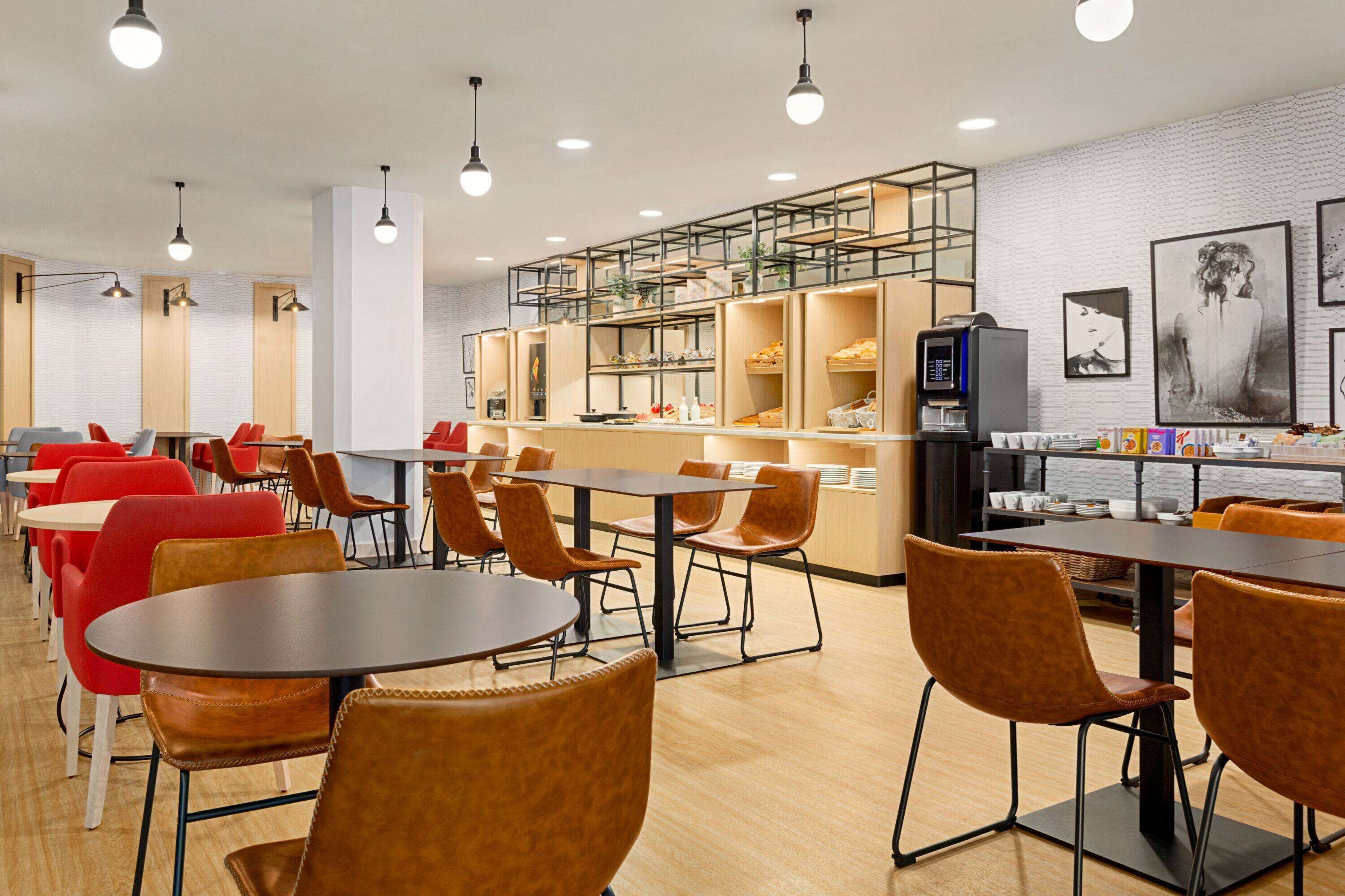 daily continental breakfast (eur 10 per person)