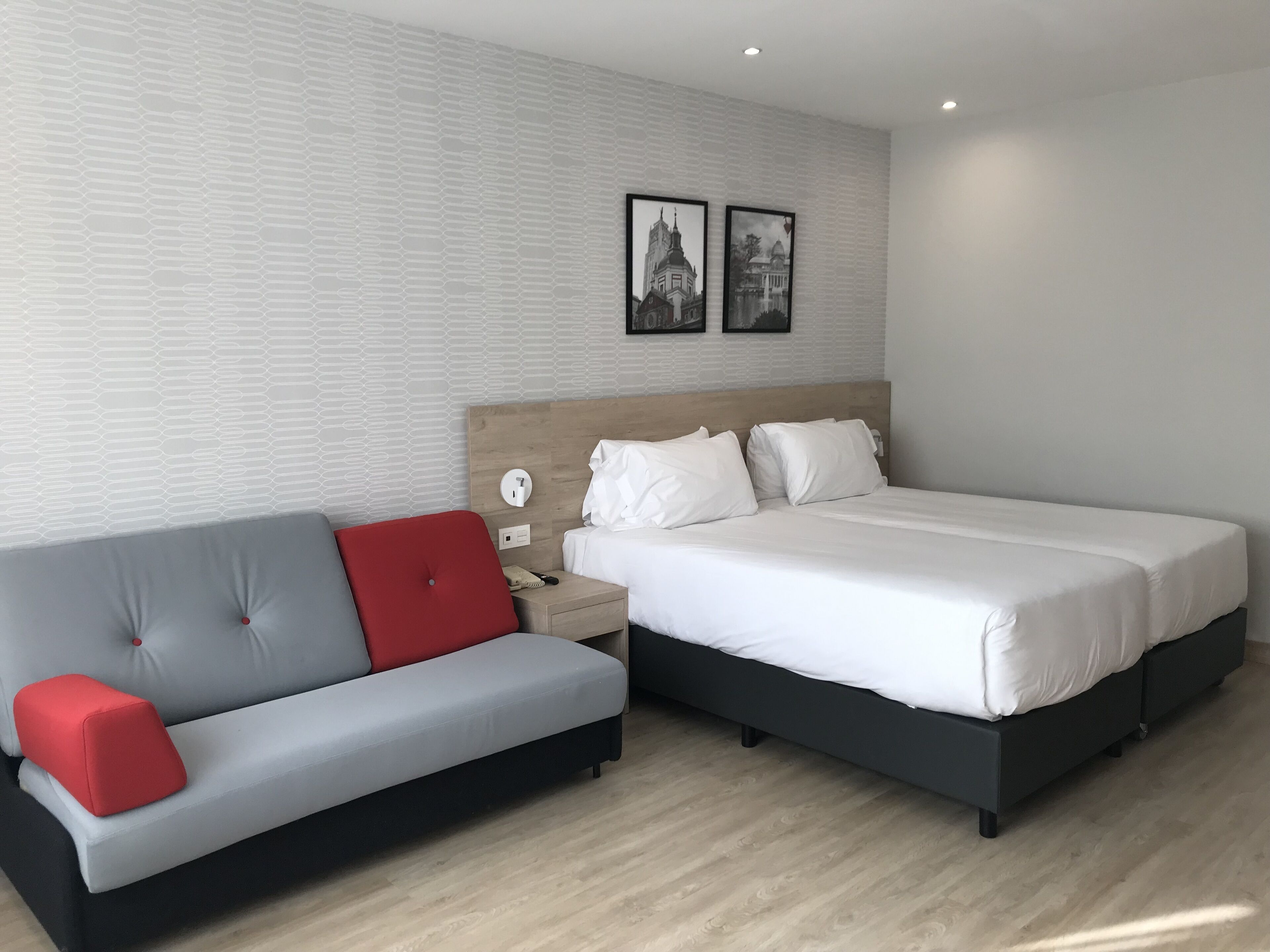 Couette en duvet d'oie, coffres-forts dans les chambres, bureau