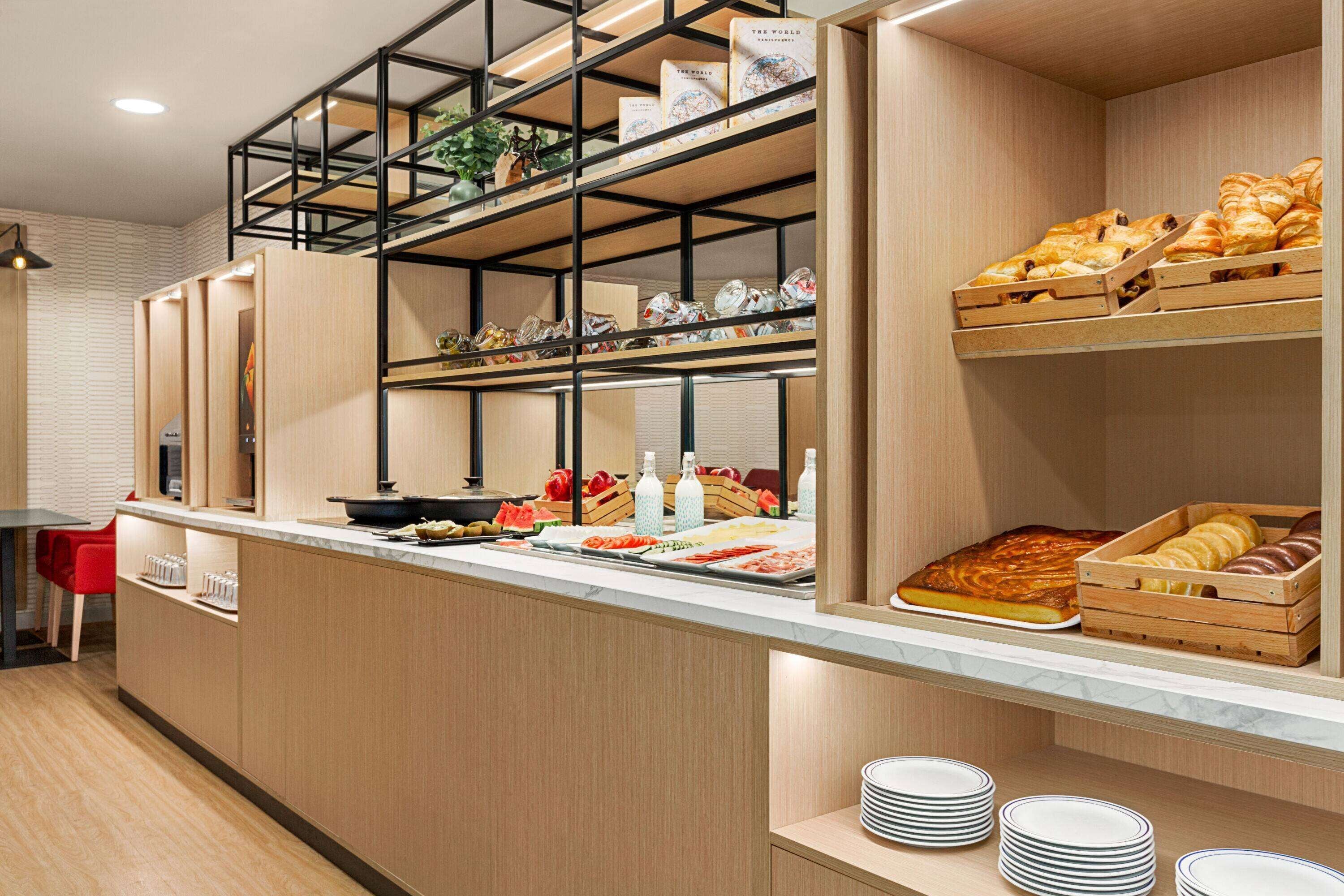 daily continental breakfast (eur 10 per person)