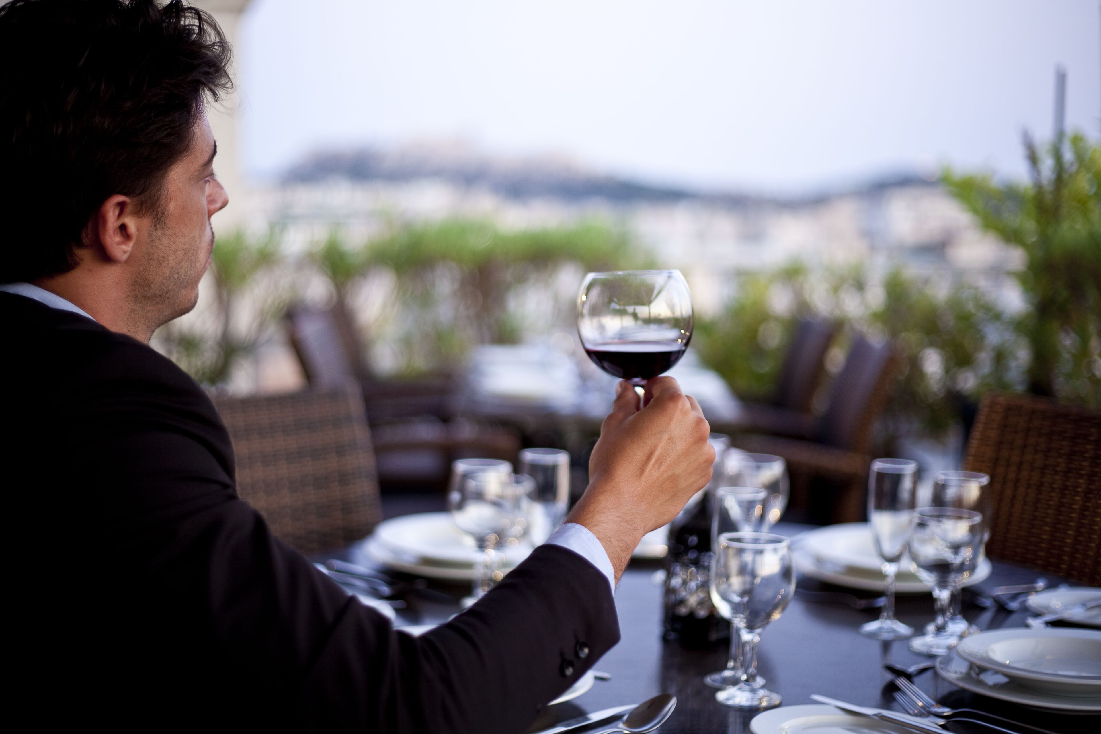 Se sirven desayunos, comidas, cenas y cocina griega 