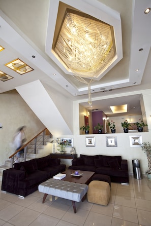 Lobby-Lounge