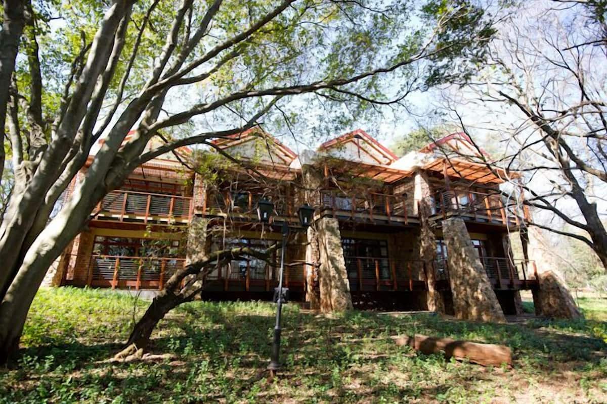 Loft, 1 King Bed | Premium bedding, minibar, in-room safe, desk