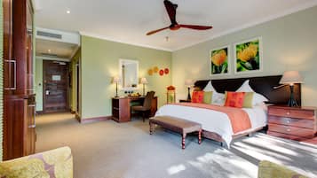 Room, 1 King Bed | Premium bedding, minibar, in-room safe, desk