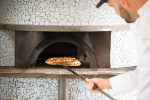 3 restaurantes; se sirven comidas 