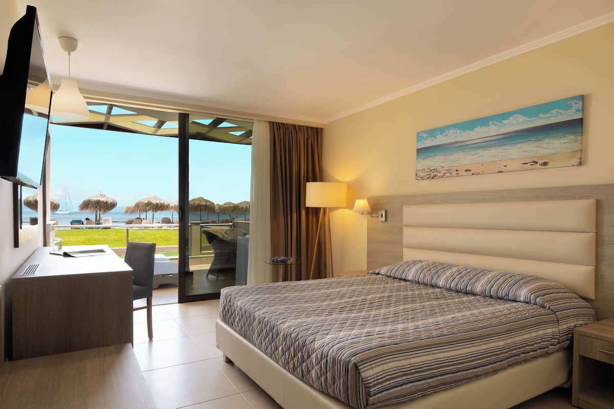 Bungalow, 1 Double Bed, Beachfront | Free WiFi, bed sheets