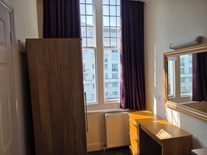 Standard Single Room, 1 Twin Bed | Pillowtop beds, desk, free cribs/infant beds, free WiFi