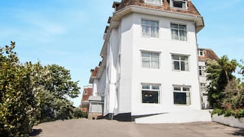 واجهة المنشأة