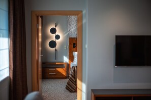 Suite | Hypo-allergenic bedding, minibar, in-room safe, desk - Hotel HP Park Plaza Wroclaw (Wroclaw)