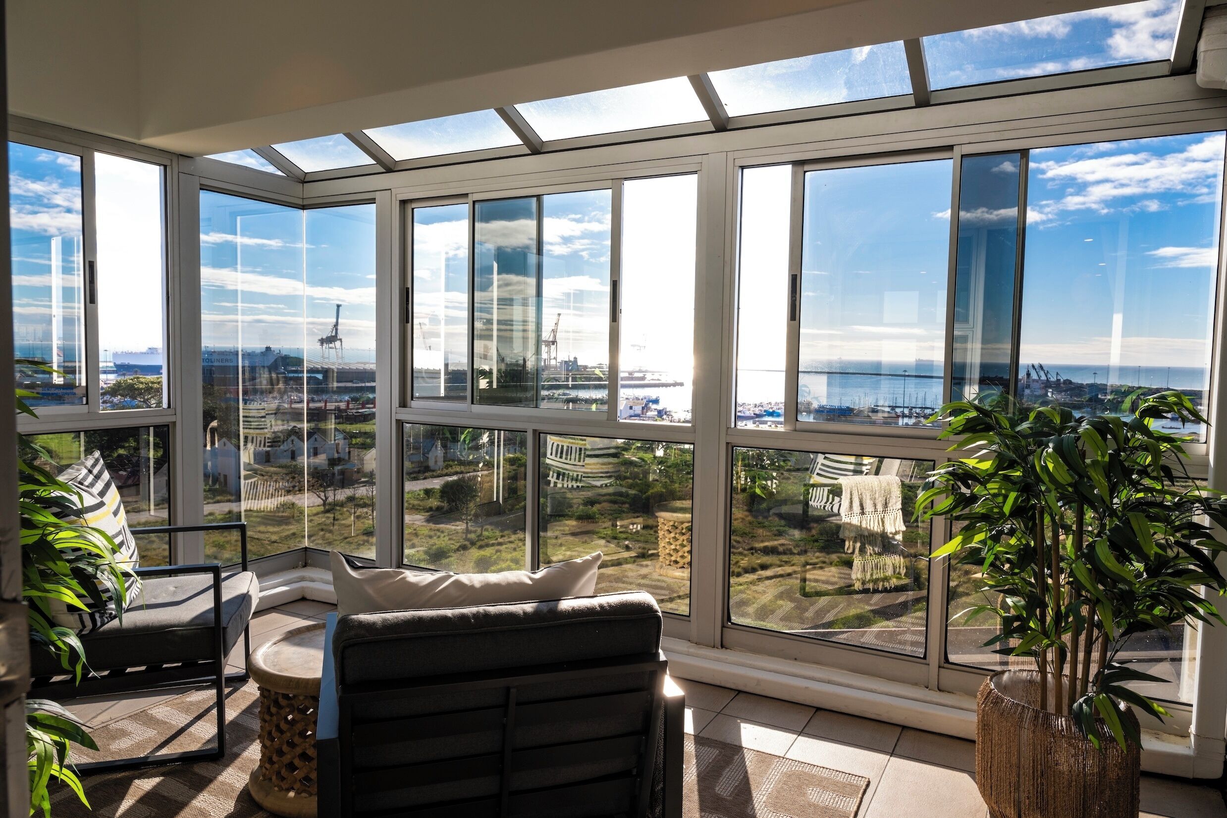 Suite | In-room safe, desk, iron/ironing board, free rollaway beds