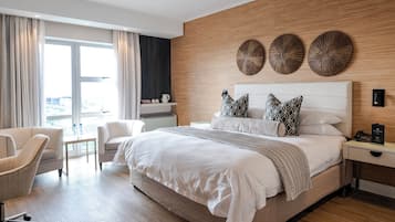 Standardzimmer, 1 Queen-Bett | Zimmersafe, Schreibtisch, Bügeleisen/Bügelbrett