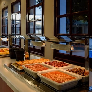 Tägliches inbegriffenes Frühstücksbuffet