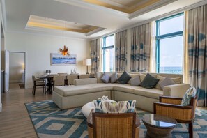 Premium Suite, 1 King Bed (Premium Ocean Prime Minisuiter Suite) | Living area