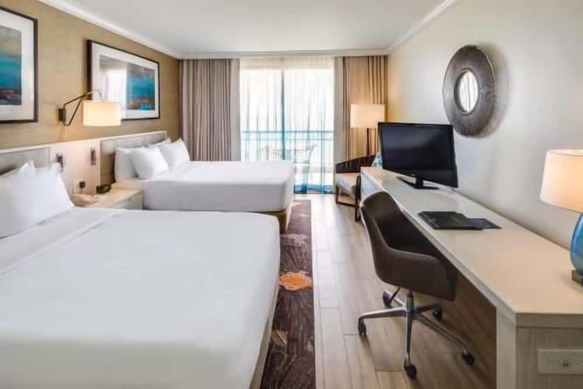 Minibar, in-room safe, desk, laptop workspace