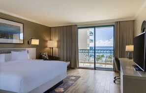 Room, 1 King Bed, Accessible, Ocean View | Minibar, in-room safe, blackout drapes, soundproofing