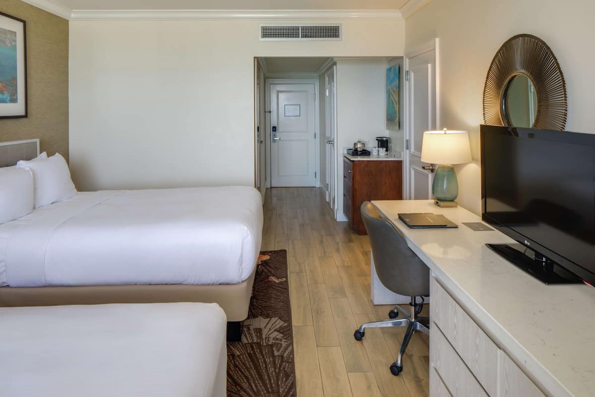 Minibar, in-room safe, desk, laptop workspace