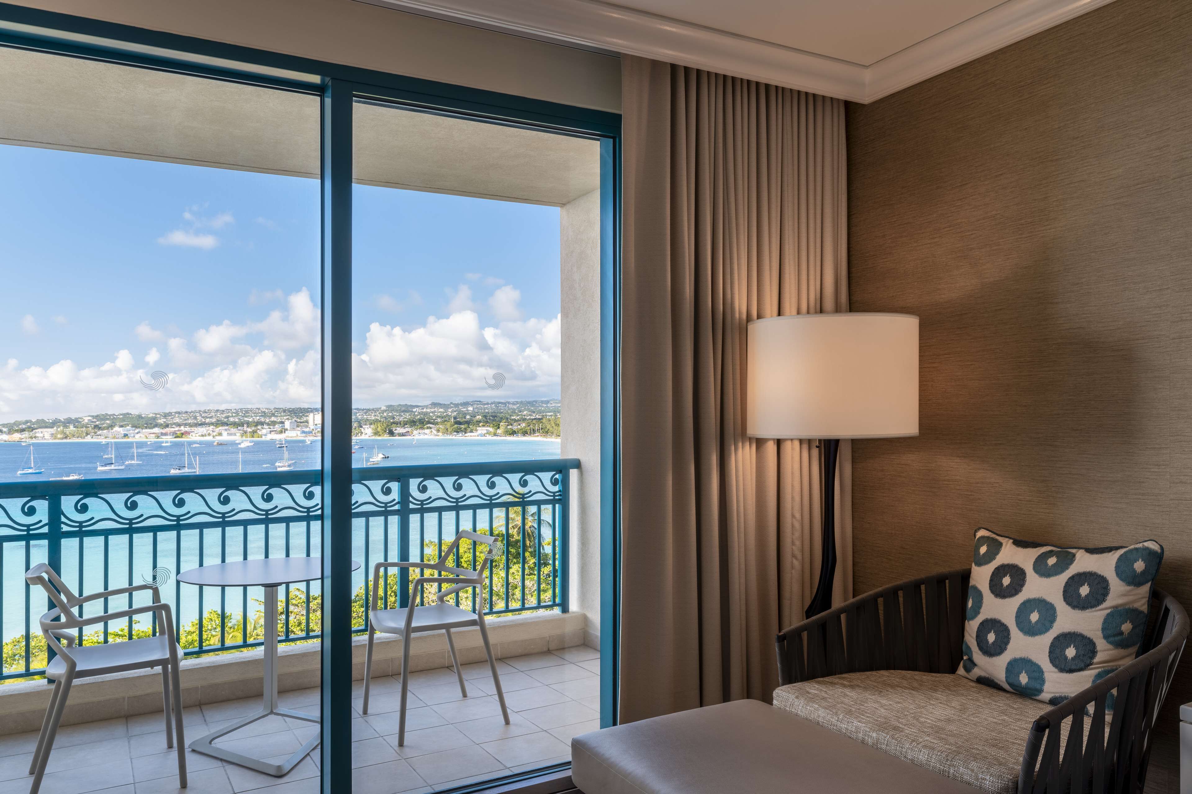 room, 2 double beds, bay view | living area