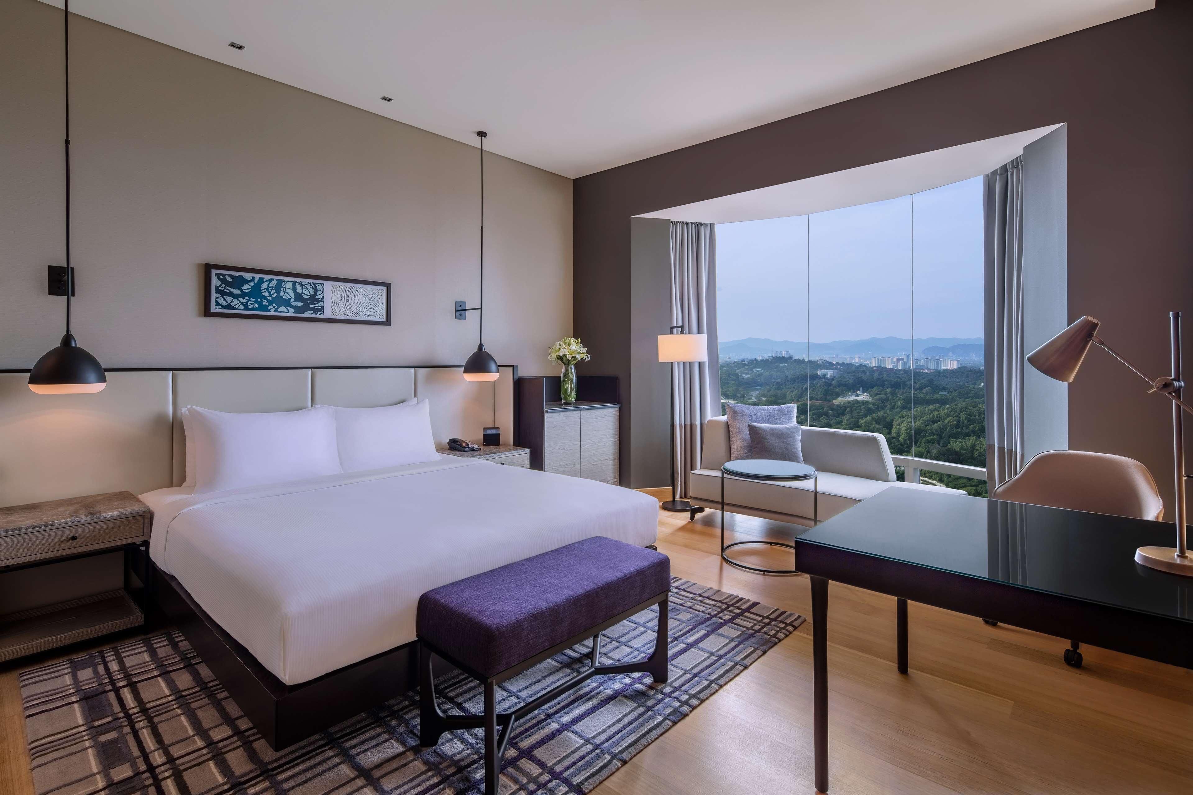Ropa de cama hipoalergénica y minibar 