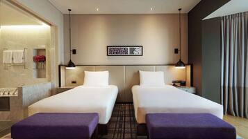 Hypo-allergenic bedding, minibar, in-room safe, individually furnished