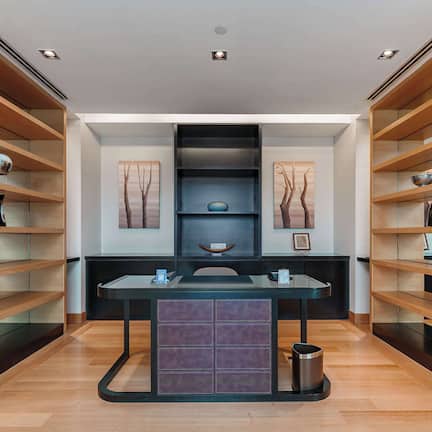 Lifestyle Suite | Hypo-allergenic bedding, minibar, in-room safe, individually furnished