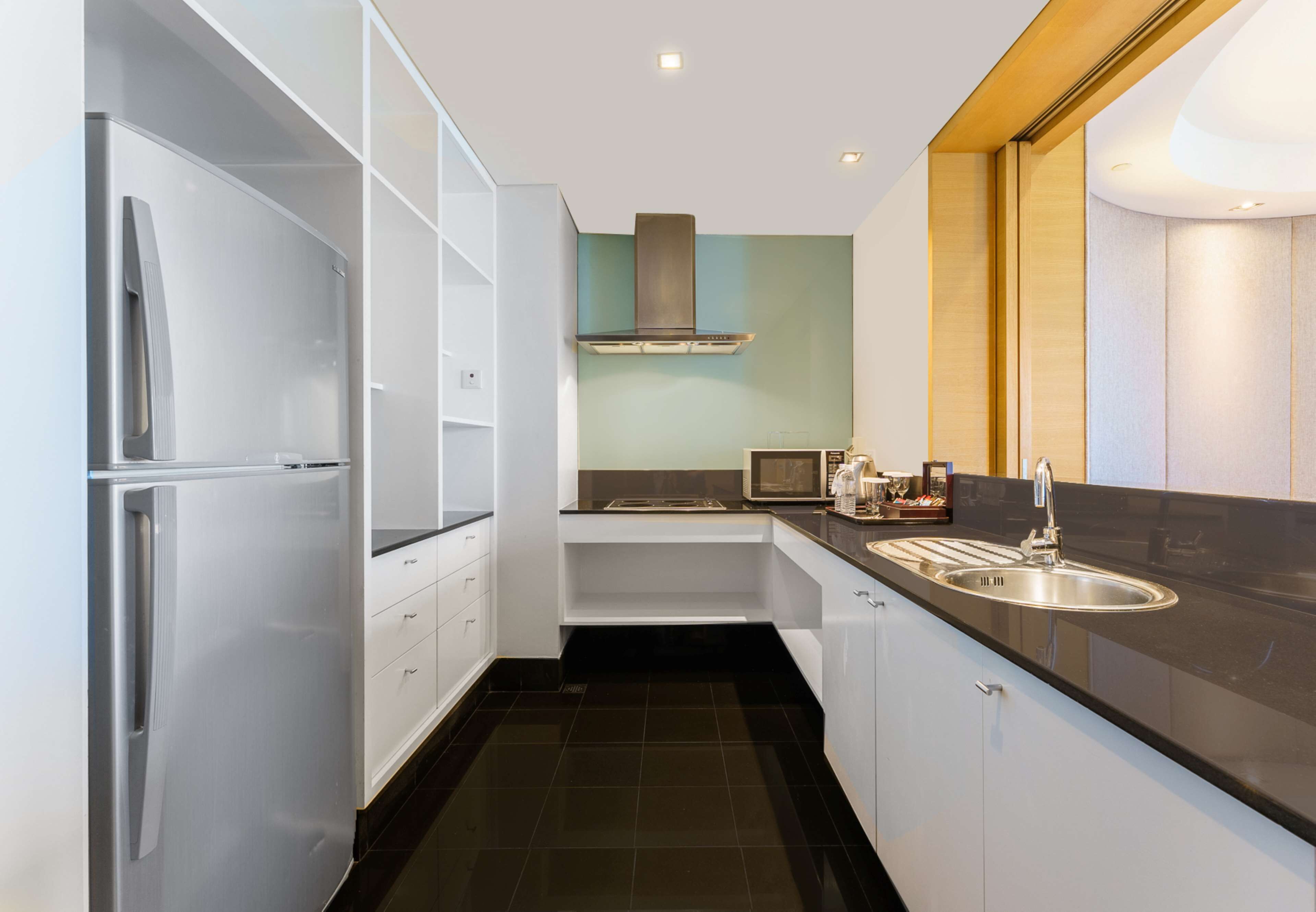 penthouse, club lounge access | private kitchen | coffee/tea maker