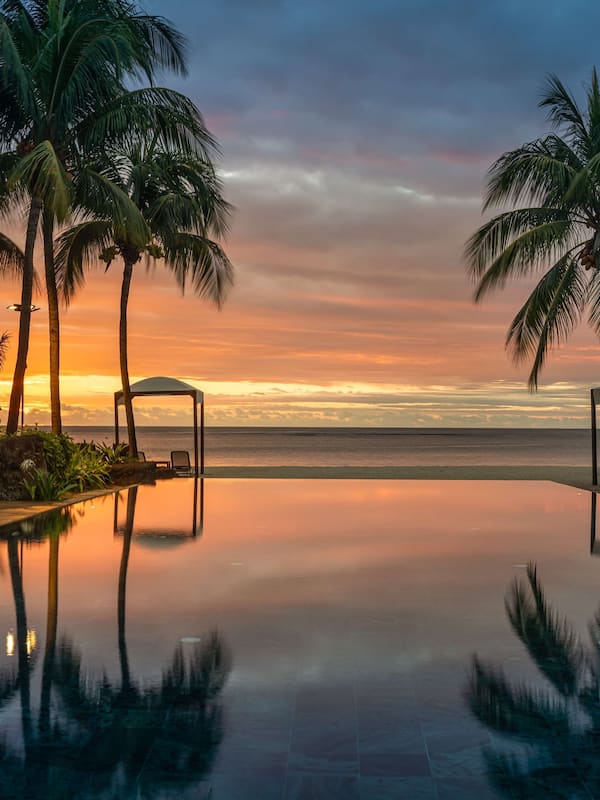 2 piscinas externas, guarda-sóis, espreguiçadeiras