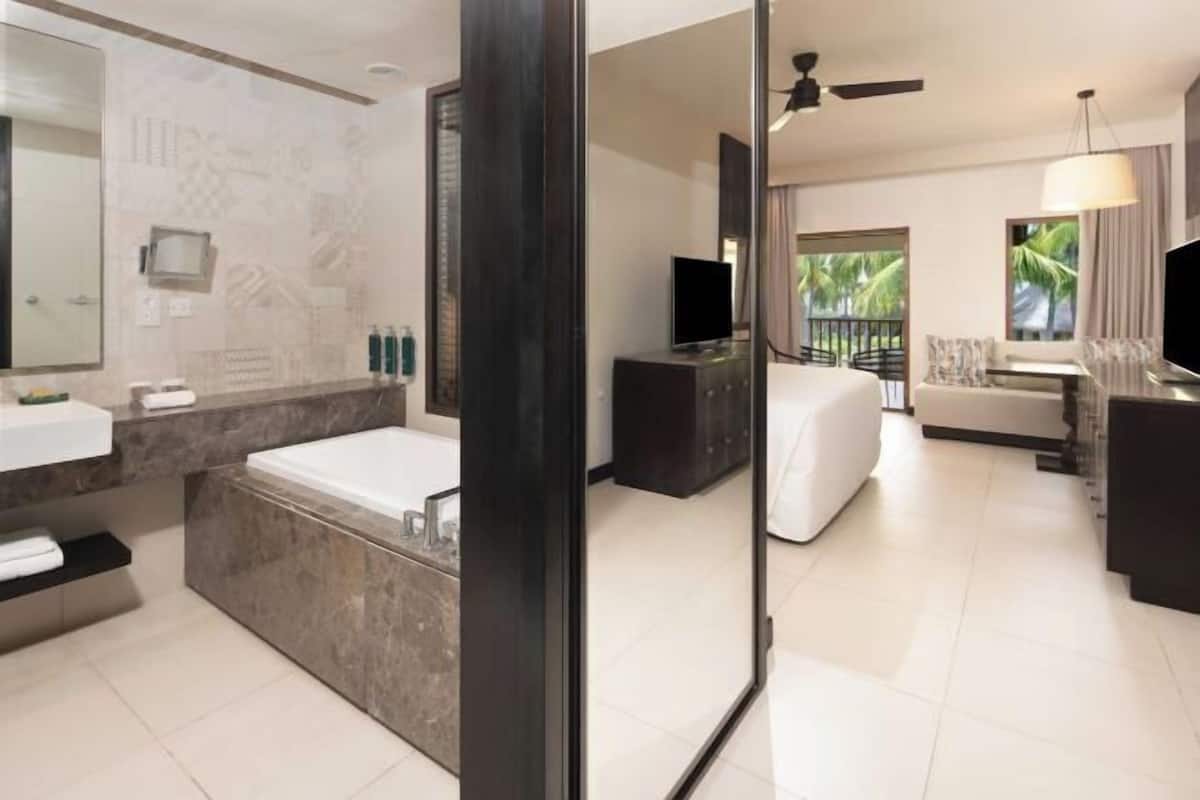 1 chambre, minibar, coffre-fort, bureau