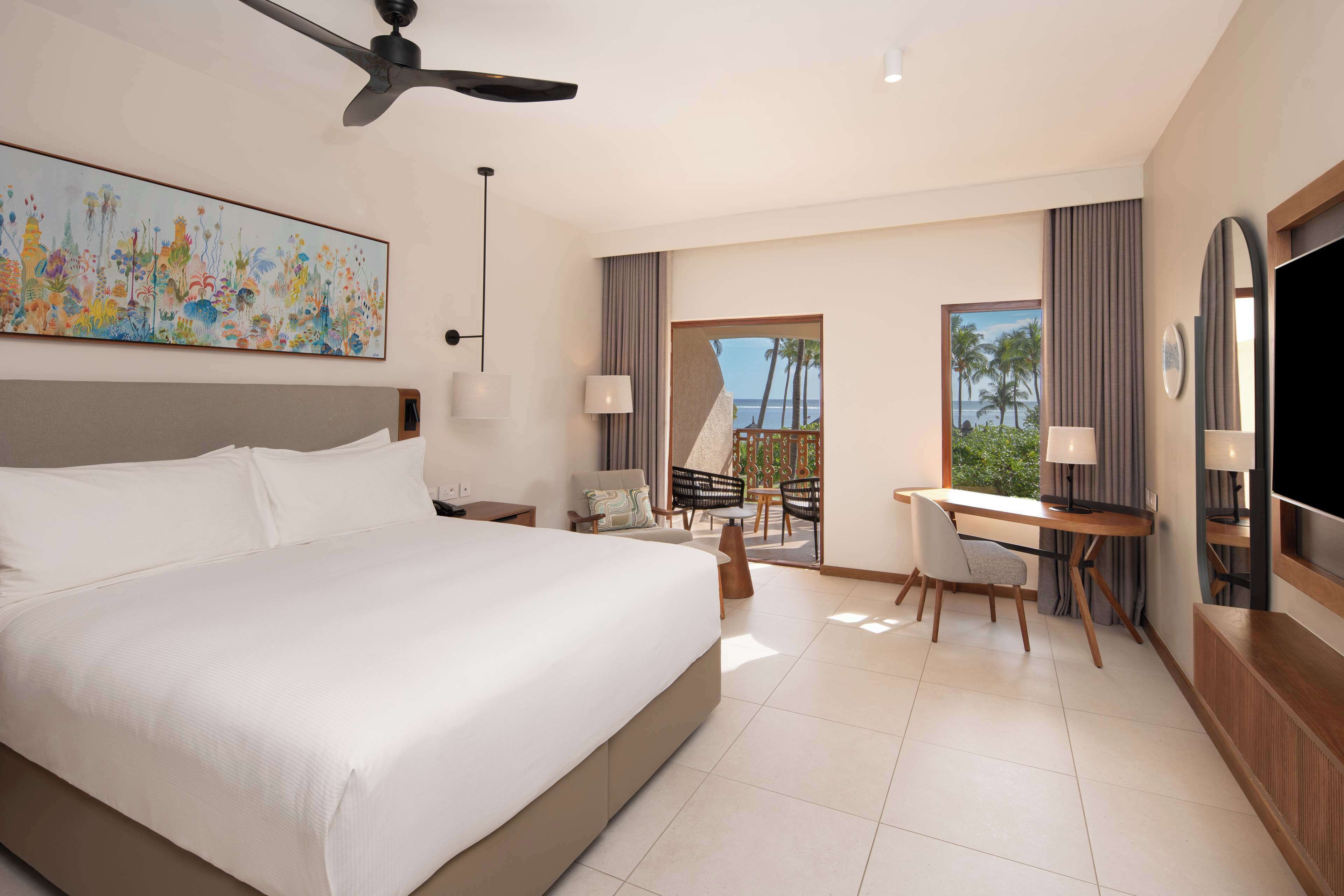 Chambre Deluxe, 1 très grand lit | Minibar, coffres-forts dans les chambres, bureau