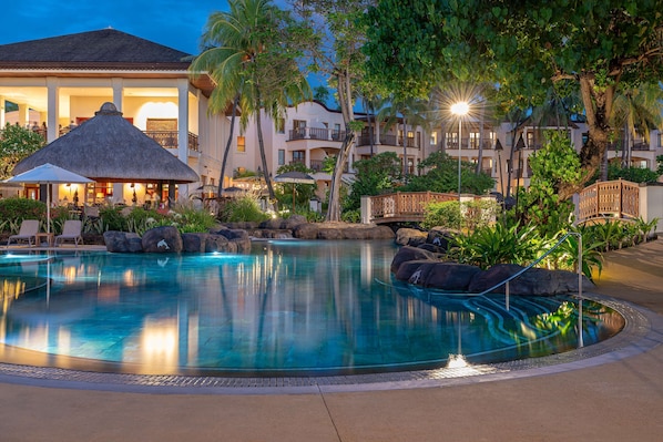 2 outdoor pools, pool umbrellas, pool loungers
