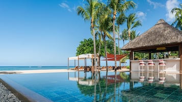 2 piscinas al aire libre, sombrillas, tumbonas