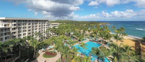 Hồ bơi ngoài trời, ghế dài tắm nắng