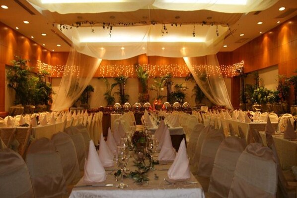 Banquet hall