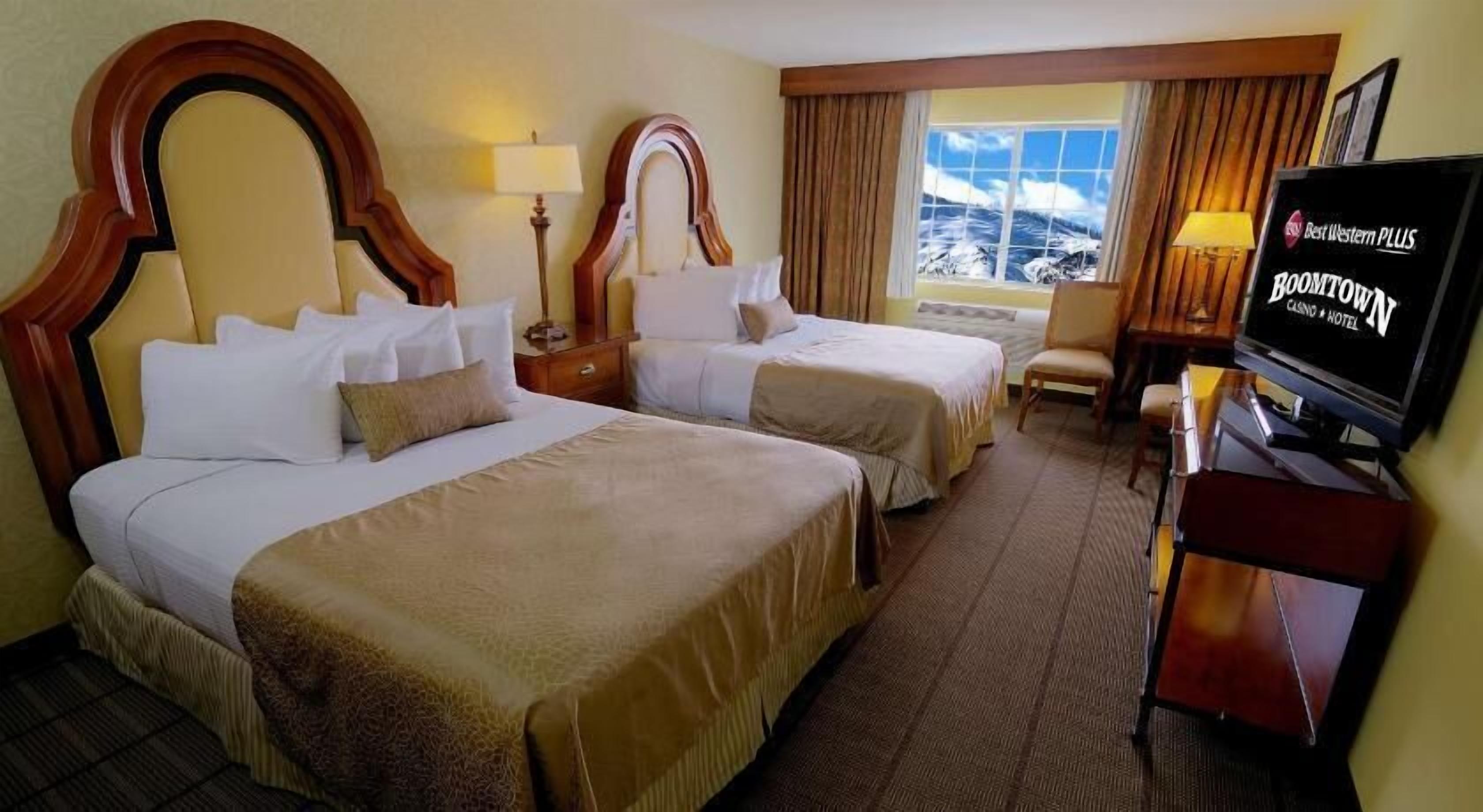 Premium bedding, pillowtop beds, in-room safe, desk