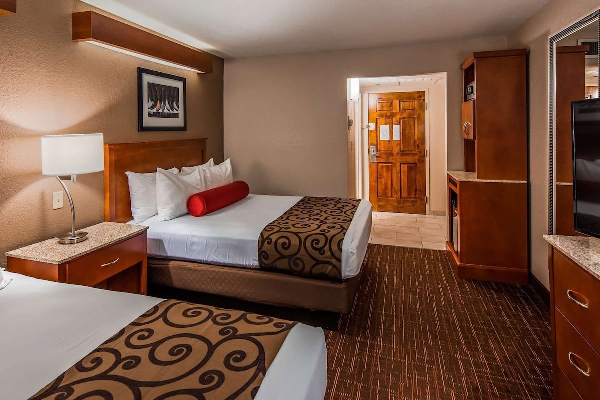 Premium bedding, pillowtop beds, in-room safe, desk