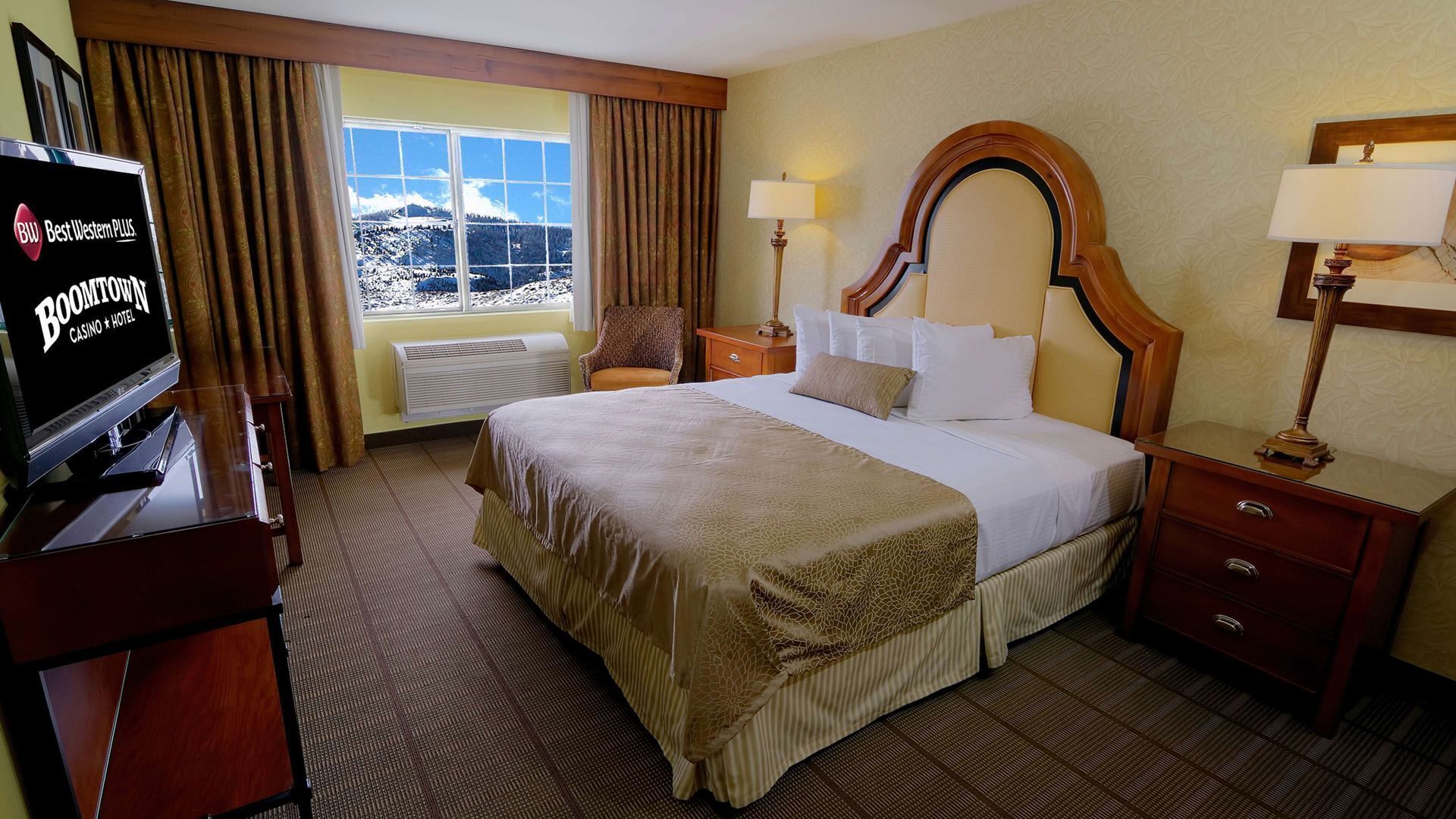 Premium bedding, pillowtop beds, in-room safe, desk