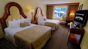 Sengetøy av topp kvalitet, senger med overmadrass og safe på rommet