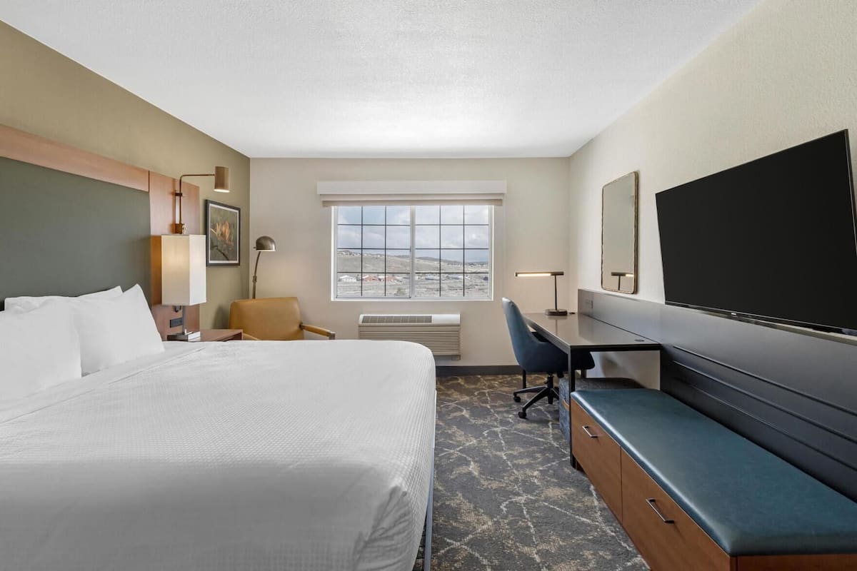 Premium bedding, pillow-top beds, in-room safe, desk
