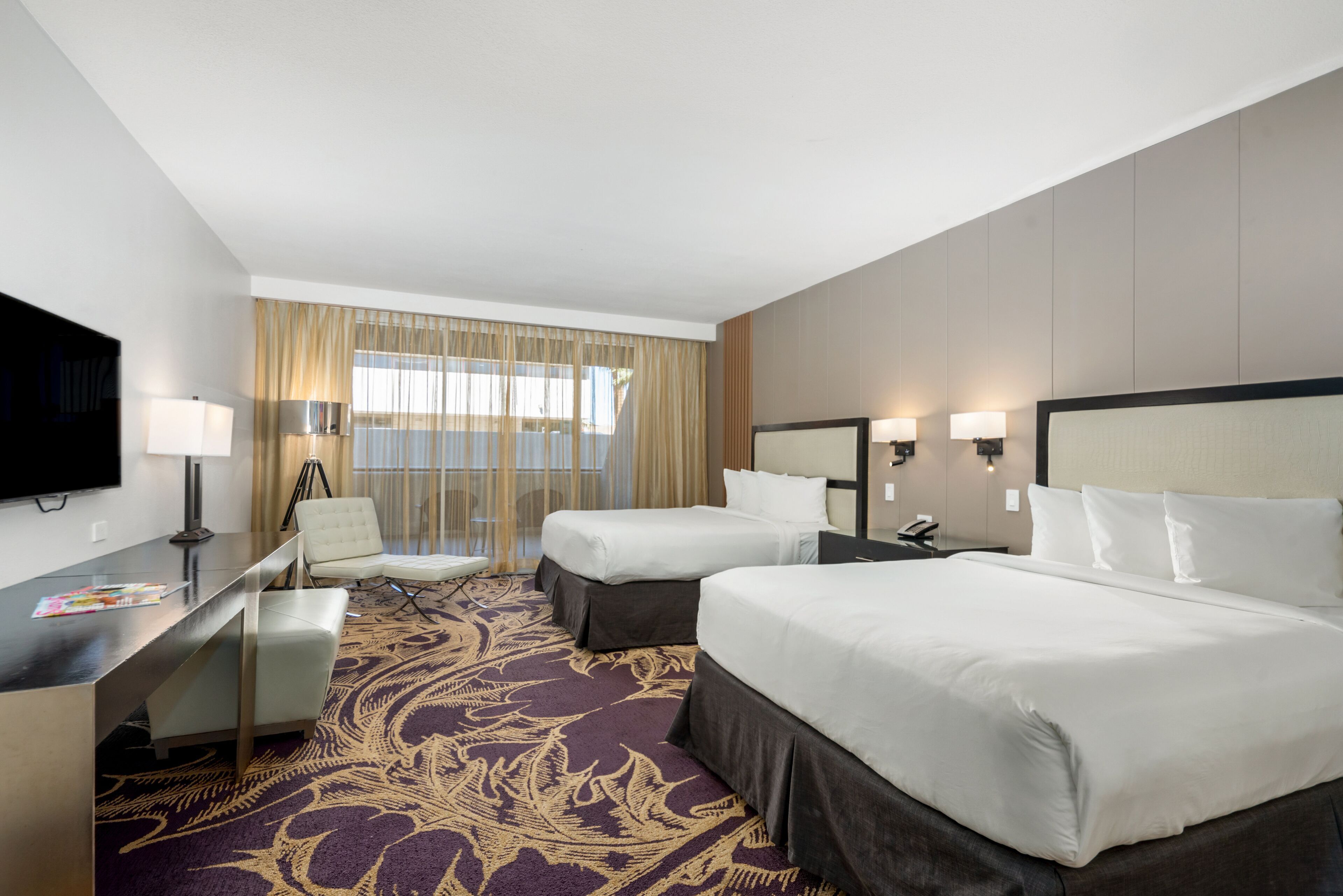 Premium bedding, in-room safe, desk, laptop workspace