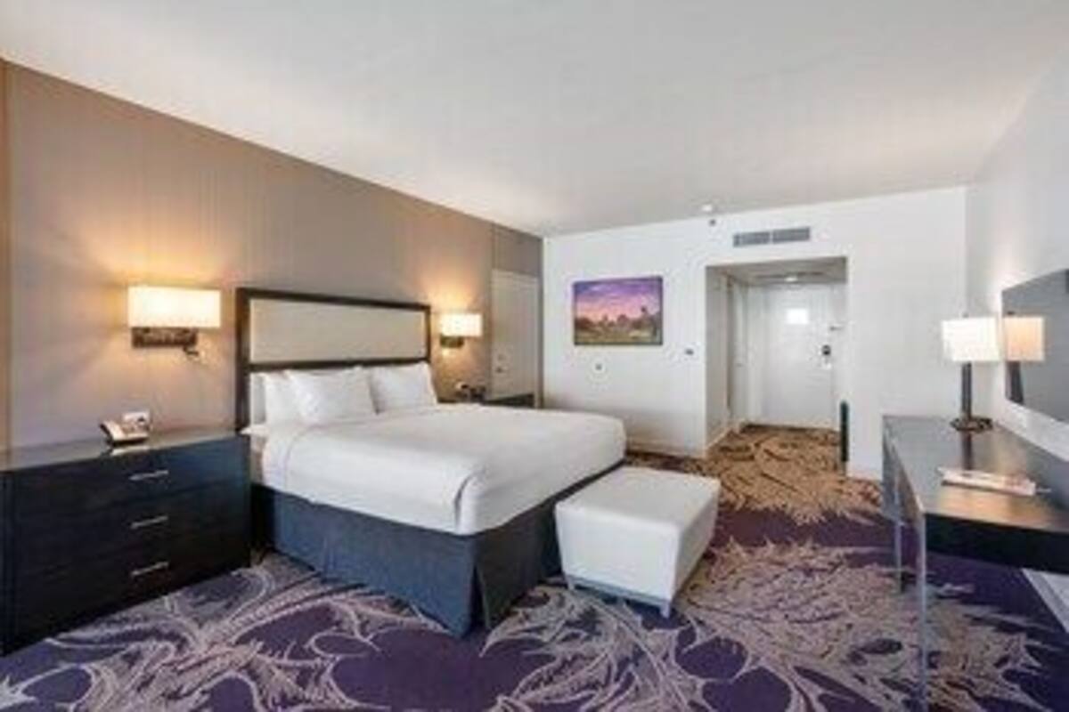 Premium bedding, in-room safe, desk, laptop workspace