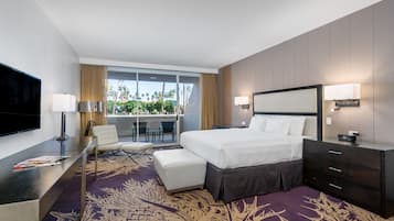 高級客房, 1 張特大雙人床, 山景 | 高級寢具、房內夾萬、書桌、手提電腦工作空間