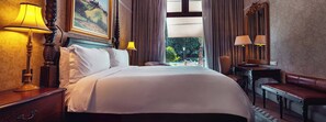 Hypo-allergenic bedding, minibar, in-room safe, desk - Palazzo Hotel (Sandton)
