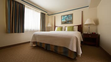 Setrika/meja setrika, jam alarm, dan dapat diakses tamu berkursi roda