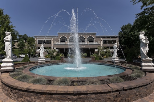 Villa Roma Resort and Conference Center