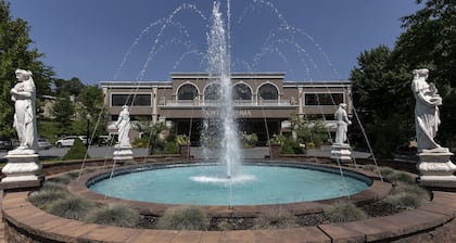 Villa Roma Resort and Conference Center